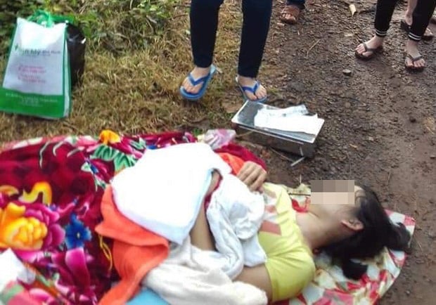 Bé trai tử vong ngay sau khi sinh.