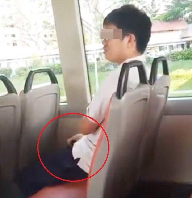 Kẻ biến thái ngồi trên xe buýt.