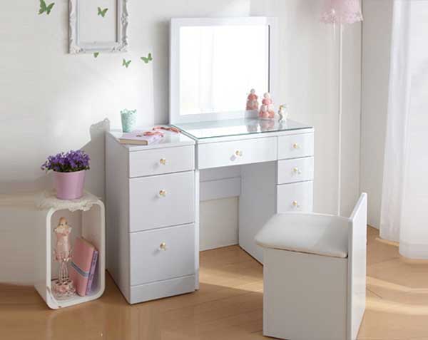 Đặt nhiều gương trong phòng ngủ
