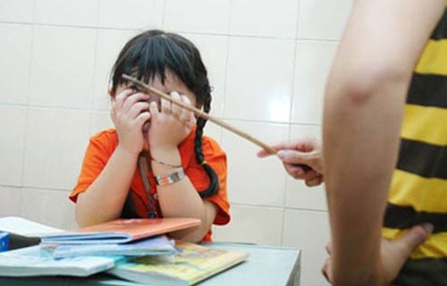 Không nên vì thành tích mà ép trẻ học quá mức