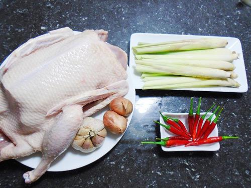Cho sả vào luộc vịt