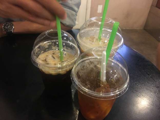Anh Thiện còn chụp lại cốc cà phê để làm bằng chứng vì sợ chủ quán sẽ quên.