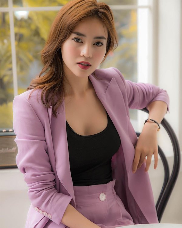 may-ai-kheo-leo-nhu-ninh-duong-lan-ngoc-dien-phong-cach-nao-cung-khoe-duoc-dang-nuot-5-1566659367-39-width600height750