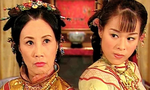 Trán nhô lông mày dữ tợn
