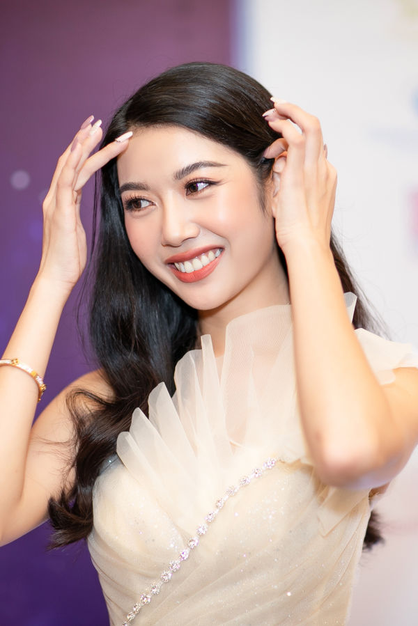 a-hau-thuy-van-18