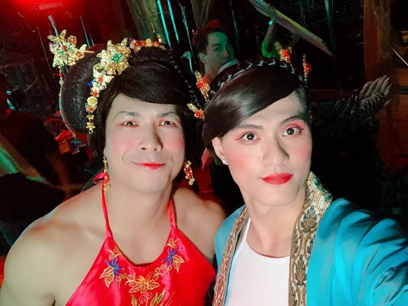 Nhìn hình này chỉ muốn nói rằng, Trương Thế Vinh và Lâm Vinh Hải đừng nên giả gái lần nào nữa nhé.