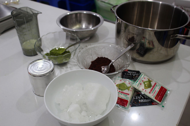 Nguyên liệu làm bánh trung thu rau câu nhân flan.