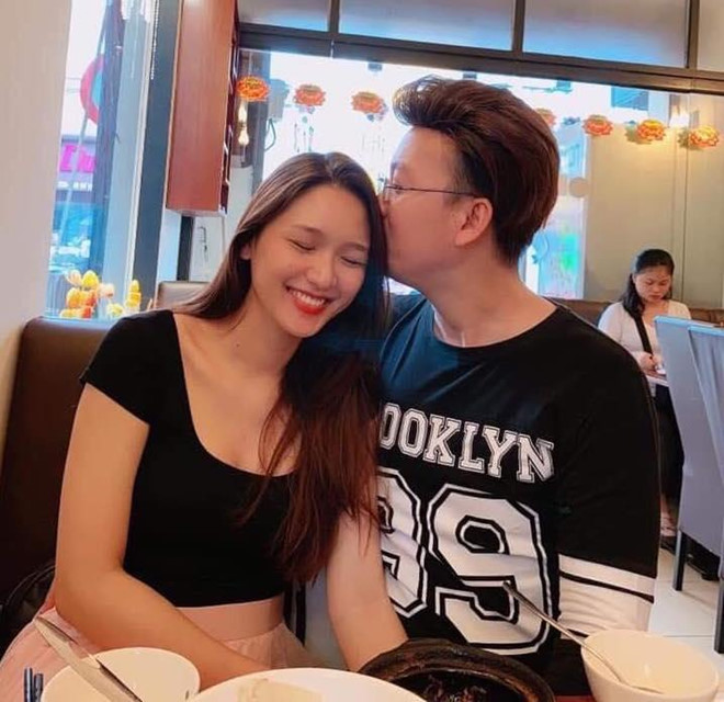 Sỹ Luân thừa nhận cô gái trong bức ảnh là người yêu của anh. Tuy nhiên, anh phủ nhận tin đồn sắp cưới chạy bầu: “Chúng tôi đã gắn bó bên nhau 6 năm nhưng hiện tại cả hai đều bận rộn, chưa thể tổ chức hôn lễ”. Anh khẳng định lễ cưới sẽ diễn ra nhưng không phải ở thời điểm này: “Cô ấy sẽ là vợ tương lai của tôi”.