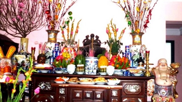 Không cúng hoa giả