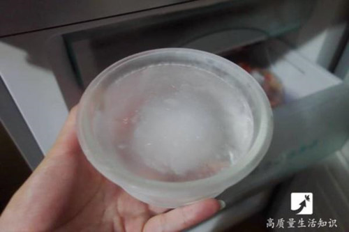 de-bat-nuoc-trong-tu-lanh-qua-dem-02