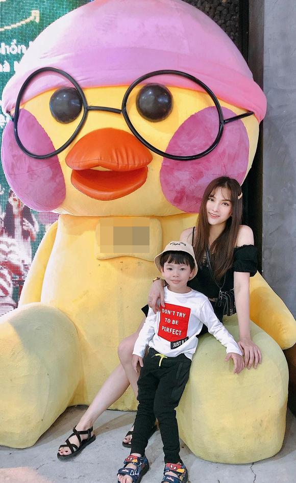 Thu Thuỷ lần đầu đăng ảnh cùng con trai sau chuỗi ngày thị phi.