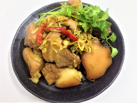 Chân giò kho sả ớt vô cùng đưa cơm