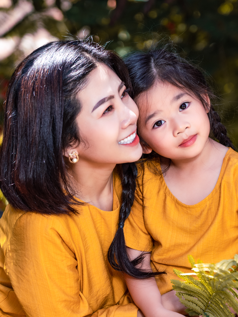 Vào tháng 8/2018, thông tin Mai Phương âm thầm chống chọi với căn bệnh ung thư phổi khiến bạn bè cùng người hâm mộ bàng hoàng.