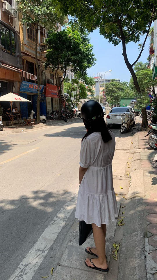 Cuối cùng thì cô gái đã bị bỏ lại giữa đường.