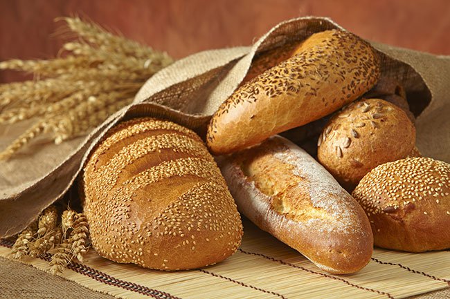 Bánh mì không để trong tủ lạnh