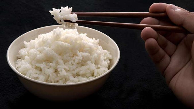 cho-dau-dua-vao-nau-com-giup-giam-beo-phunutoday-01