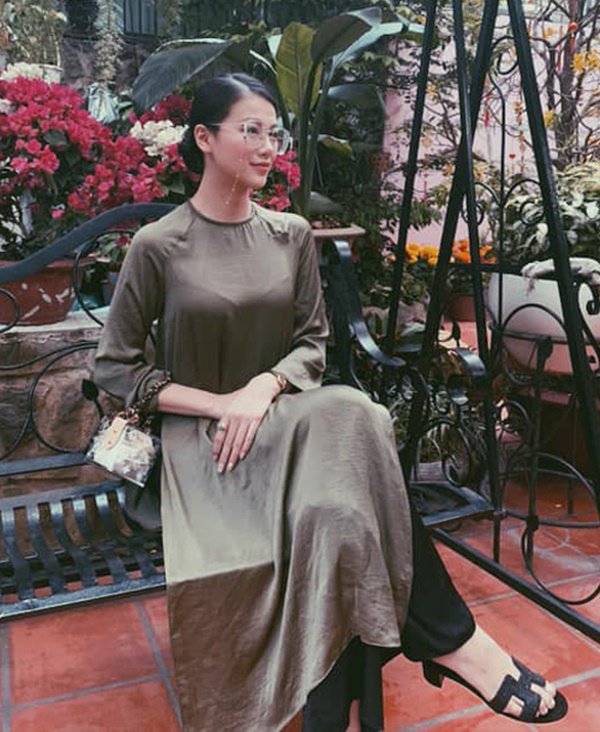 dien-do-thanh-lich-nhung-dong-nhi-cong-nuong-kate-lai-nguong-chin-mat-vi-loi-trang-phuc-nay-sao-viet-mac-ao-sieu-mong-blogtamsuvn12-1567696254-75-width600height732