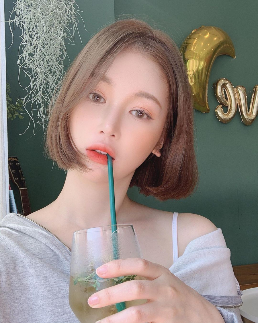 ky-nghe-danh-nen-dep-bat-bien-giup-giu-duoc-lop-trang-diem-du-troi-mua-2019-05-11-17-48