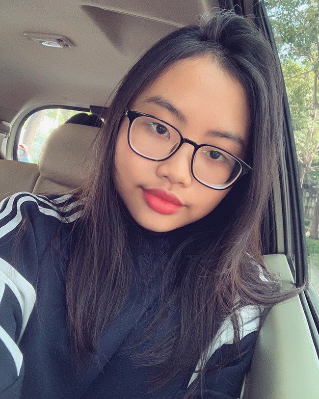 tung-bi-che-gia-chat-vi-makeup-dam-phuong-my-chi-gio-chi-to-ve-nhe-nhang-van-an-diem-a4-1567866402-258-width650height813