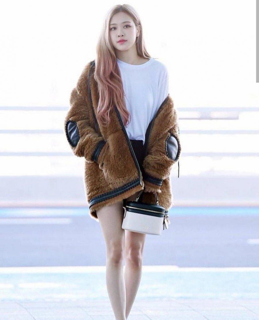 Rosé lên đường tham dự tuần lễ thời trang của Coach