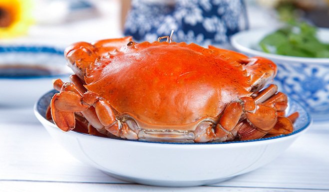 Hấp cua bỏ chút rượu rửa cua làm cua mau chín hết tanh
