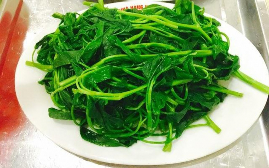 Rau muống nhiễm nhiều thuốc trừ sau thường xanh mướt nhưng luộc lâu chín