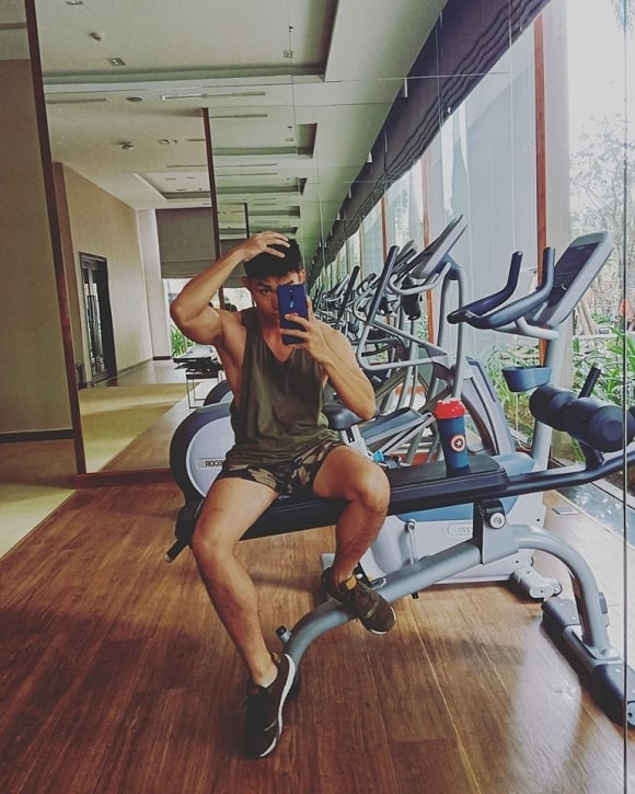 Jun Phạm bị cháy nắng khi tham gia chương trình 
