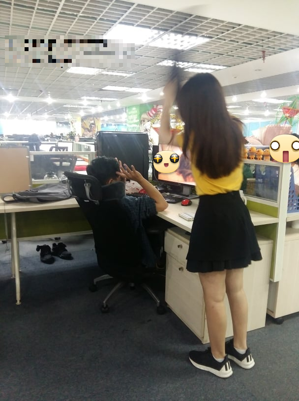 Anh chàng bị người yêu đánh vì share link cho mọi người.
