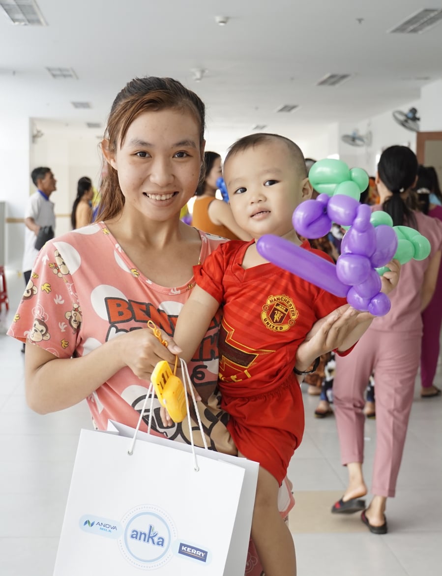Hình ảnh phụ huynh và các bé tham gia chương trình vui vẻ chính là nguồn động lục to lớn cho những người làm chương trình (Ảnh: Anka Milk)