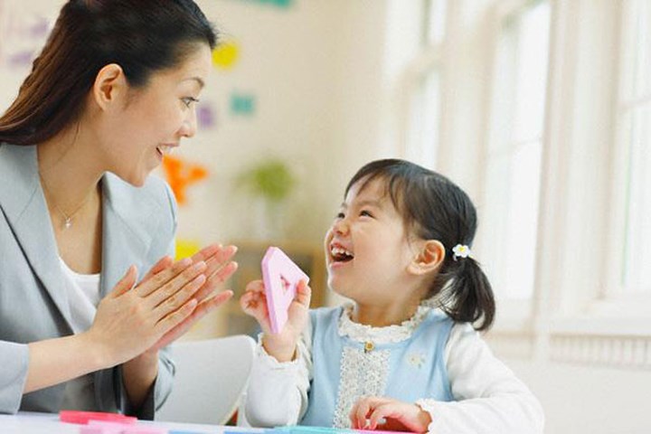 Không nên khen con quá mức