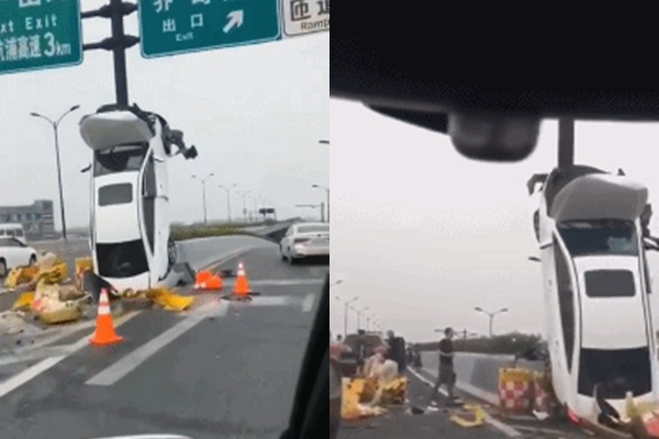 Chiếc xe dựng đứng giữa đường sau cú va chạm.