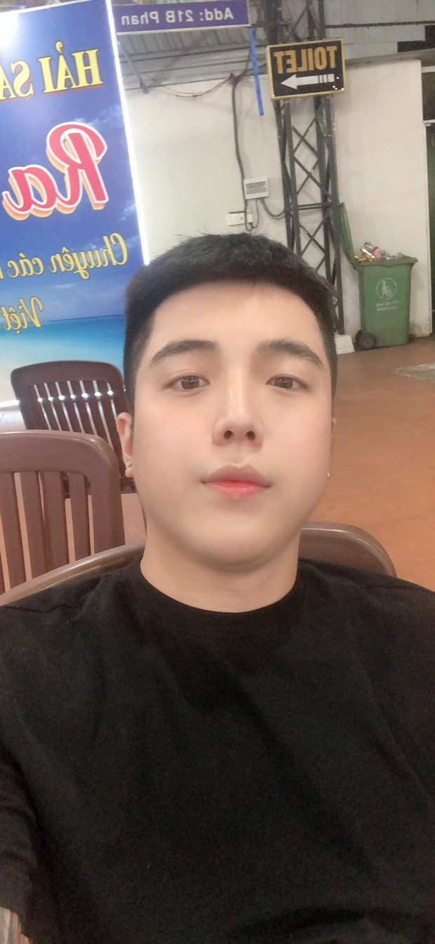 Ảnh cận mặt vừa được Thành Thỏ chia sẻ đã làm đông đảo khán giả không thể nhận ra đây chính là nhóm trưởng Uni5 một thời.    
