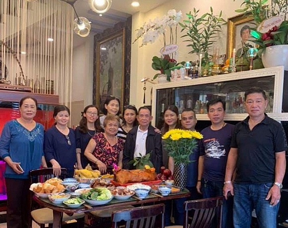 Người thân và bạn bè của anh đã tề tựu để nhớ về anh.
