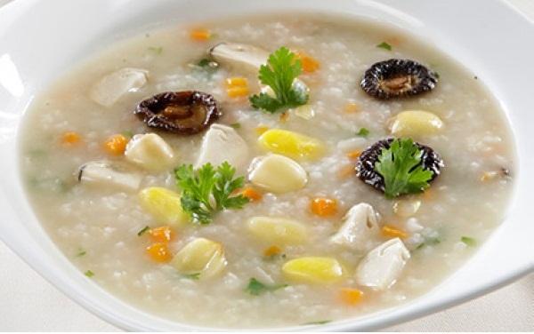 Cháo gà cà rốt hạt sen