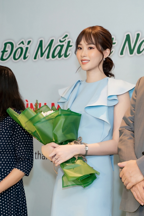 hai05883-ngoisao.vn-w1334-h2000