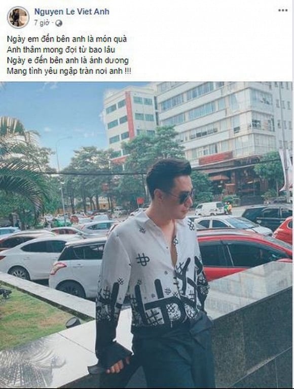 Thời gian gần đây, nam diễn viên Việt Anh bị dân tình nghi ngờ có tình mới sau 4 tháng ly hôn với vợ cũ - Hương Trần. Những nghi ngờ này được bắt nguồn từ chính dòng trạng thái được nam diễn viên chia sẻ trên trang cá nhân. Cụ thể, Việt Anh trải lòng: 
