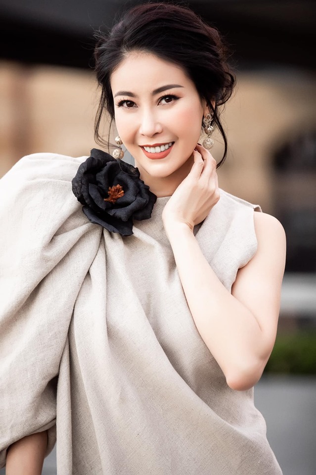 Ha-Kieu-Anh-van-tre-dep-duoc-Le-Quyen-khen-ha1-1559441799-width639height960 (1)