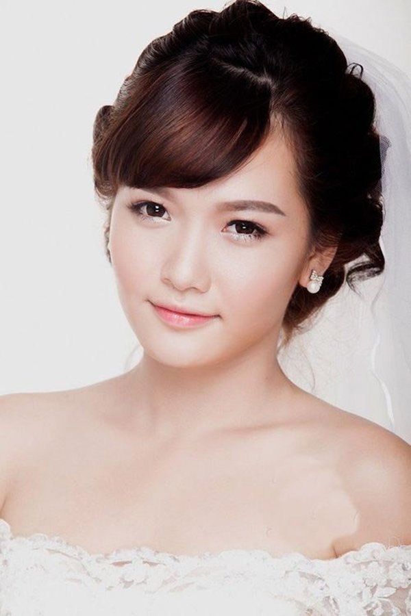 nhung-phong-cach-trang-diem-co-dau-tu-nhien-hot-nhat-mua-cuoi-thu-dong-2019-trang-diem-co-dau-1569175891-24-width600height900
