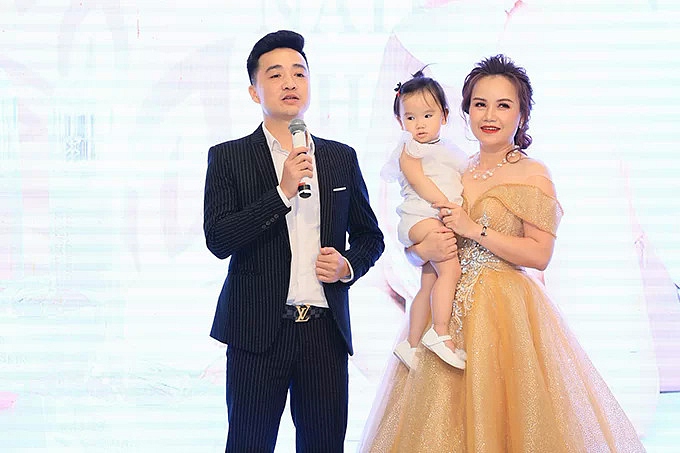hoang-yen-pha-dop-3-nam-lai-ly-hon-b77dd7