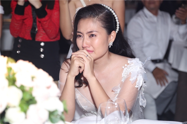 Mới đây nhất trên trang cá nhân, nữ diễn viên Ngọc Lan vừa có những chia sẻ khiến người hâm mộ không khỏi lo lắng về việc nhà cũ bị trộm đột nhập. Được biết thời gian gần đây, cả Shbet111 slot, casino, thể thao, xổ số Ngọc Lan - Thanh Bình đã dọn ra khỏi căn biệt thự tiền tỷ được ông xã Thanh Bình tặng sau khi sinh con đầu lòng để dọn về sinh sống tại một căn hộ chung cư. Theo đó, khi trở về nhà cũ để lấy máy lọc không khí thì nữ diễn viên đã phát hiện ra sự việc.    