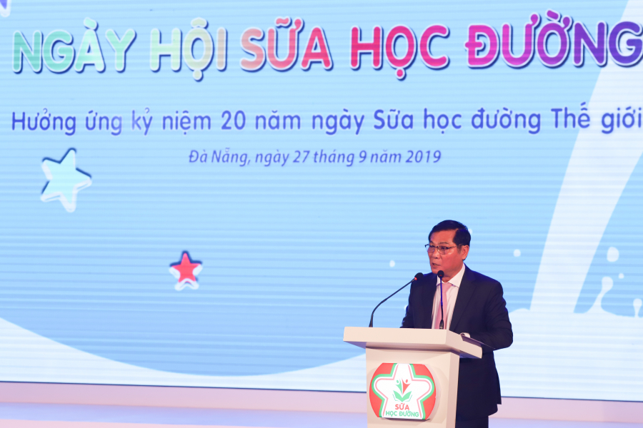 Ông Trần Quang Trung – Chủ tịch Hiệp hội Sữa Việt Nam chia sẻ về hành trình sữa học đường Thế giới và Việt Nam, đồng thời đánh giá cao vai trò tiên phong của Vinamilk trong việc triển khai tốt chương trình Sữa học đường tại Việt Nam suốt 12 năm qua.