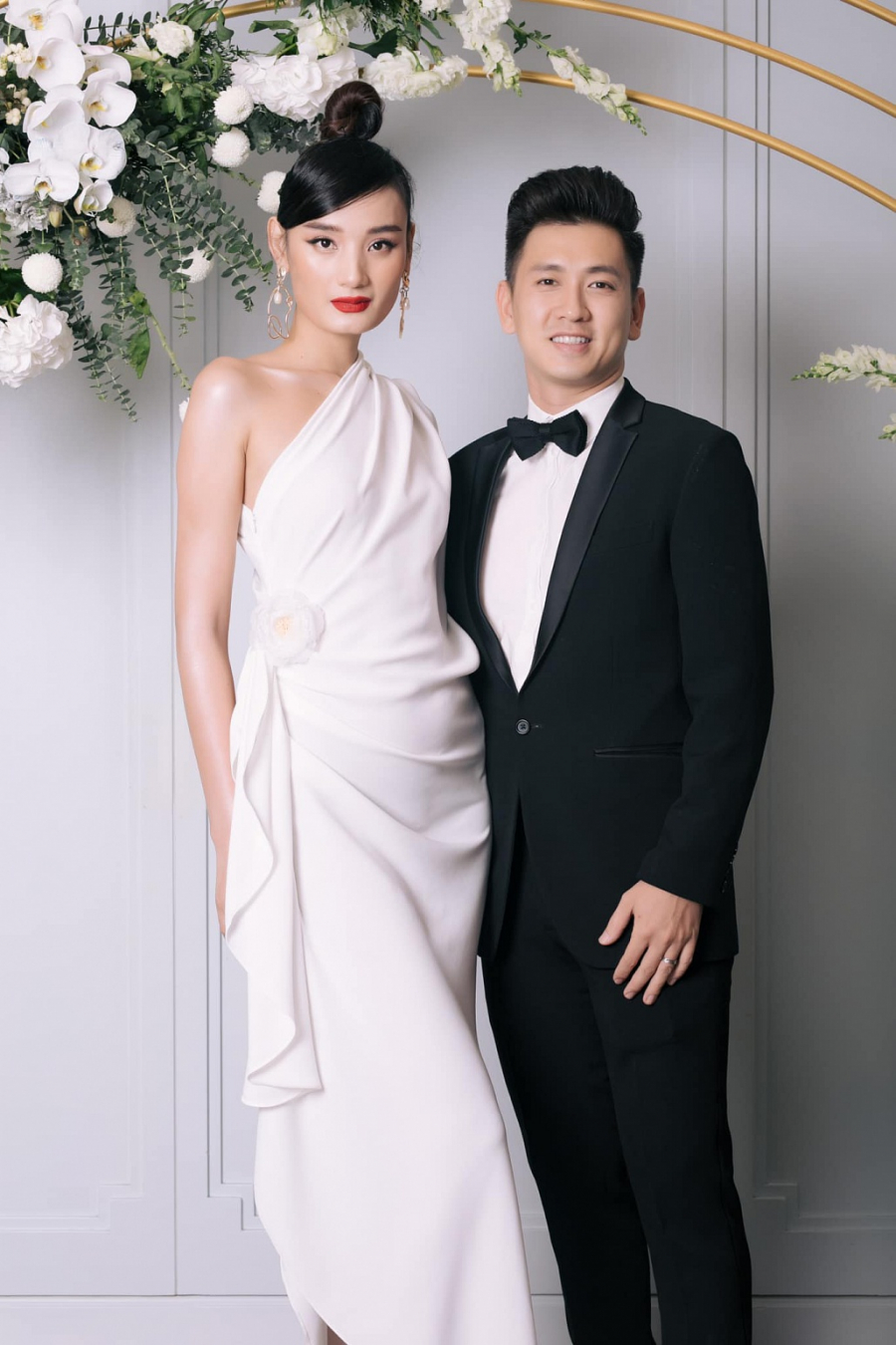 le-thuy-viet-tam-thu-gui-chong-nhan-ky-niem-6-nam-ngay-cuoi-anh-ay-cham-cay-tre-thieu-nuoc-tro-nen-mon-mon-va-co-suc-song-hon-88d37c