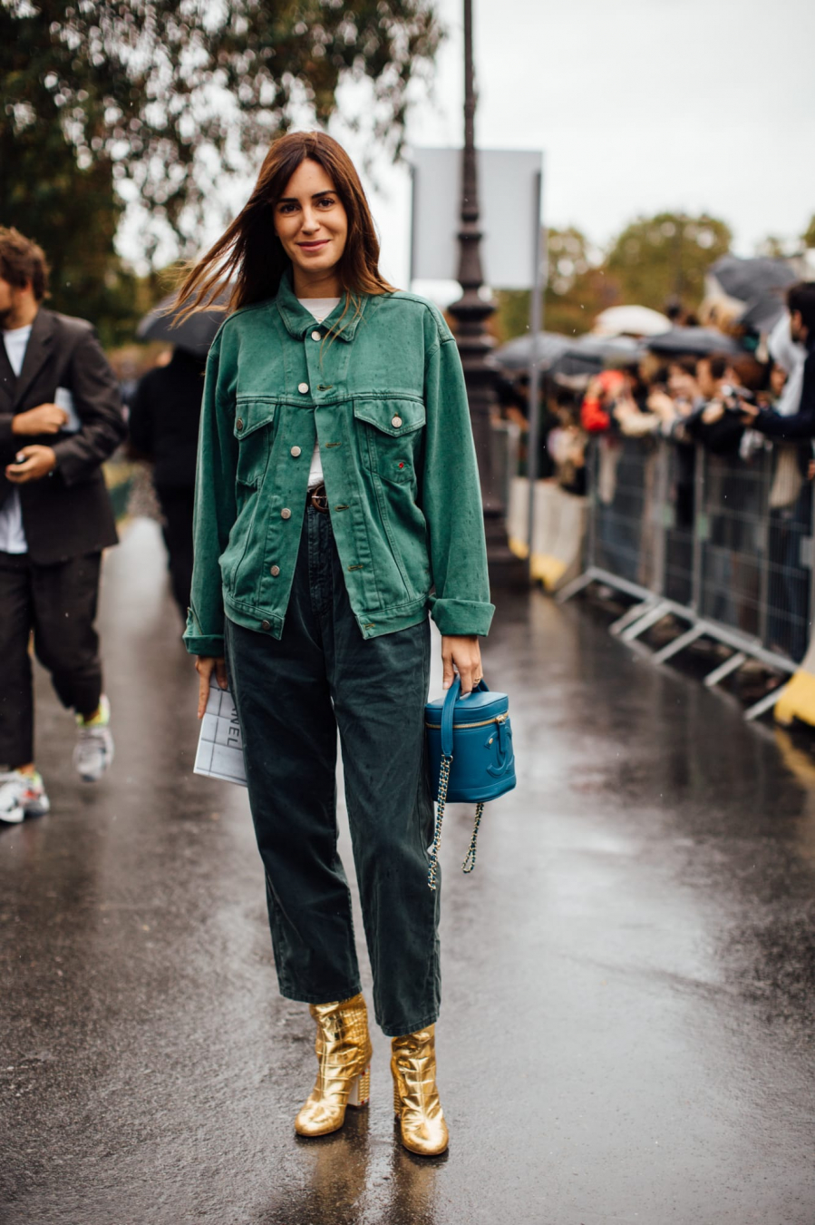 ao-khoac-denim-xanh-la