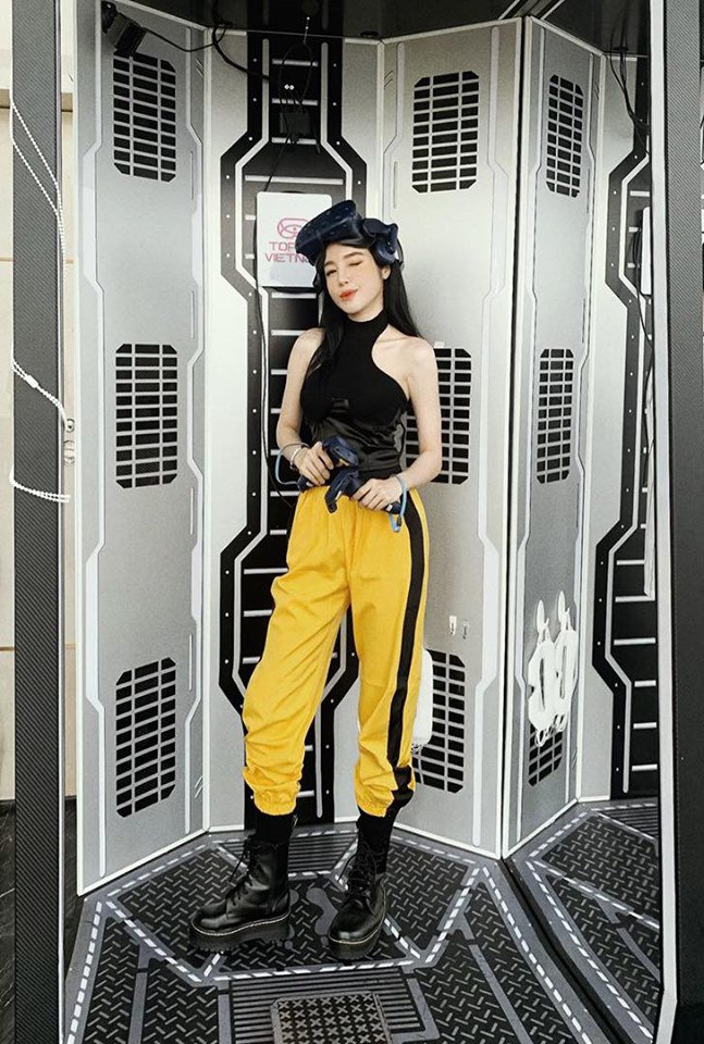 elly-tran-an-mac-kin-dao-van-cu-quyen-ru-tot-cung-the-nay-64962773_2340795996001644_7881714516617068544_n-1570168176-44-width647height960