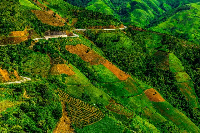 Đèo Pha Đin. (Ảnh: Lê Hồng Hà)