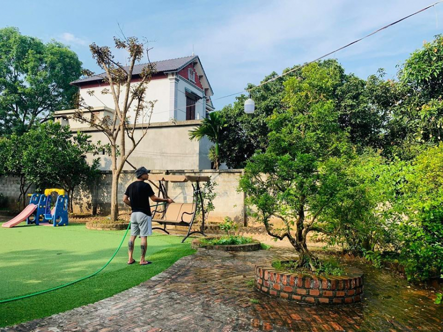 Chia sẻ với bạn bè, Hồng Đăng cũng cho biết, đây là nơi anh và vợ chuẩn bị để dưỡng già.