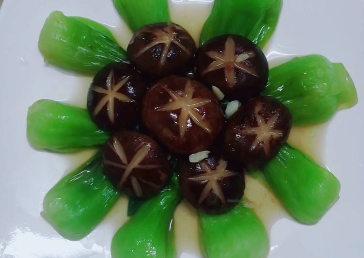 Cải chíp xào nấm hương