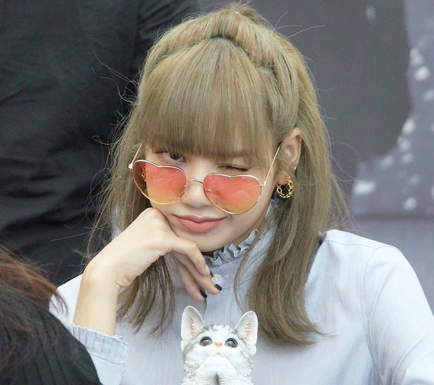 lisaxblackpinkx652221913249037584308762083712103387266186n-15706996269651231932182