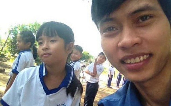 Anh trai và em gái trong câu chuyện trên.