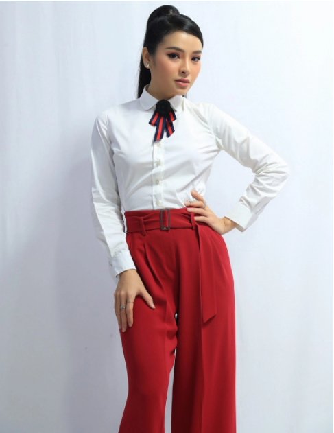 Tham gia chương trình Chuyện Cuối Tuần, chủ đề Người đẹp và đại gia, Phương Trinh Jolie cho biết, trước đây, khi nhắc đến cụm từ đại gia, cô chỉ nghĩ đó là những người có gia tài lớn hoặc có Shbet111 slot, casino, thể thao, xổ số giàu có hỗ trợ ở phía sau. Đồng thời tại đây, Phương Trinh Jolie chia sẻ từng nhận được nhiều lời mời đi ăn tối giá 20.000 USD thậm chí hơn thế.